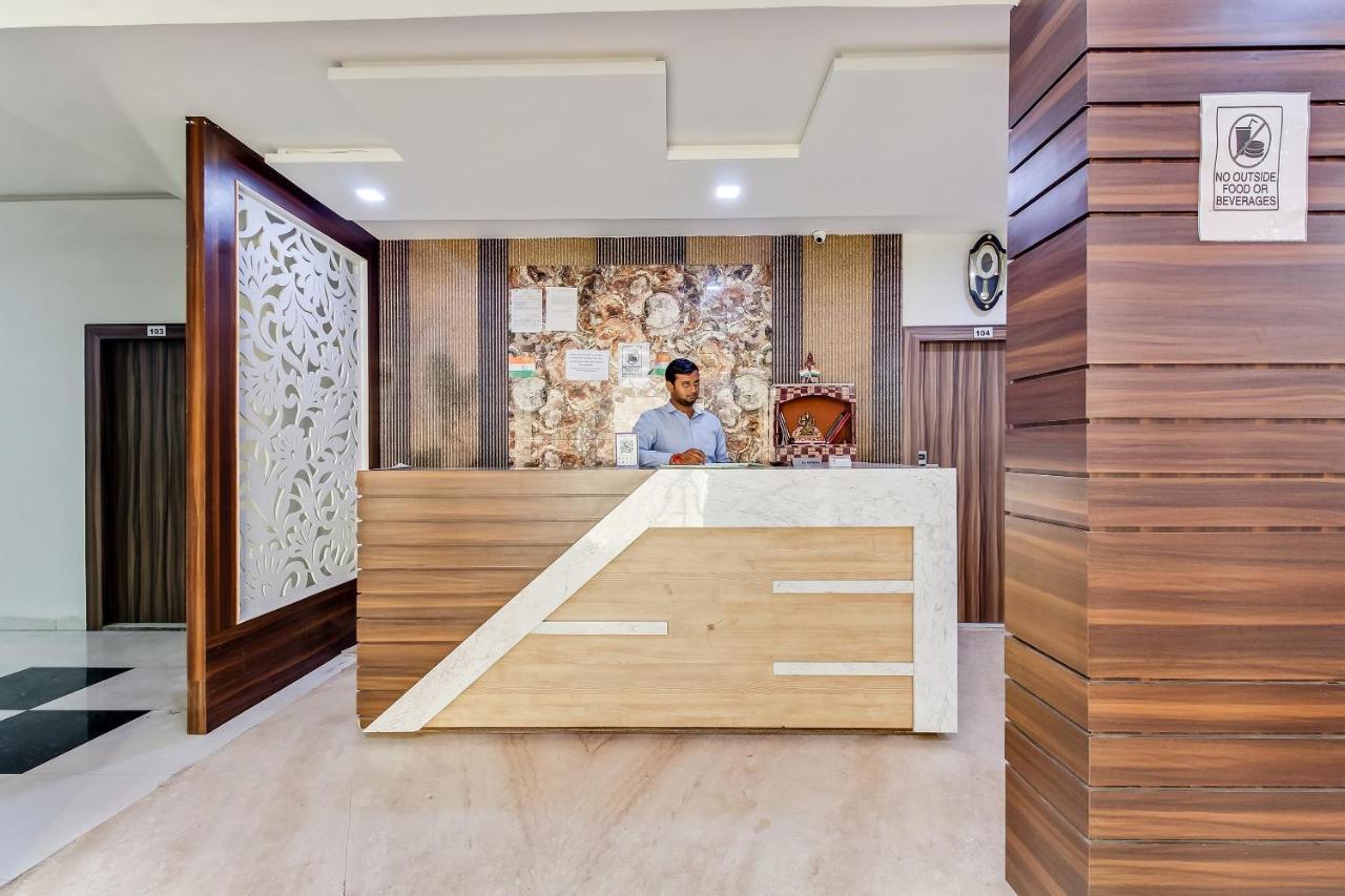 Oyo 10213 Hotel Panache Mathura Dış mekan fotoğraf
