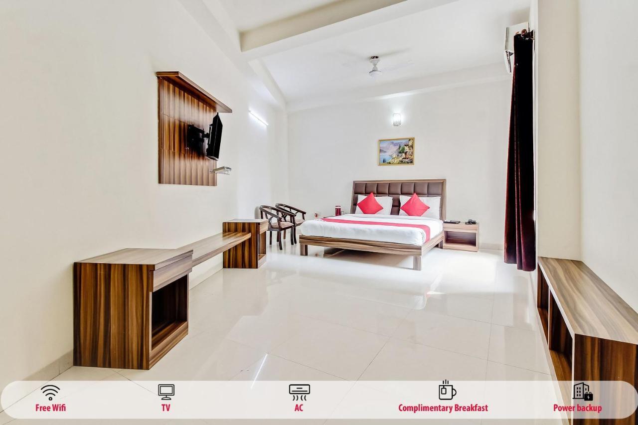 Oyo 10213 Hotel Panache Mathura Dış mekan fotoğraf
