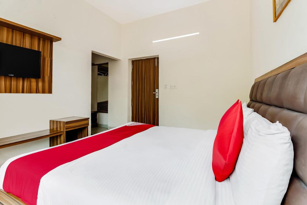 Oyo 10213 Hotel Panache Mathura Dış mekan fotoğraf