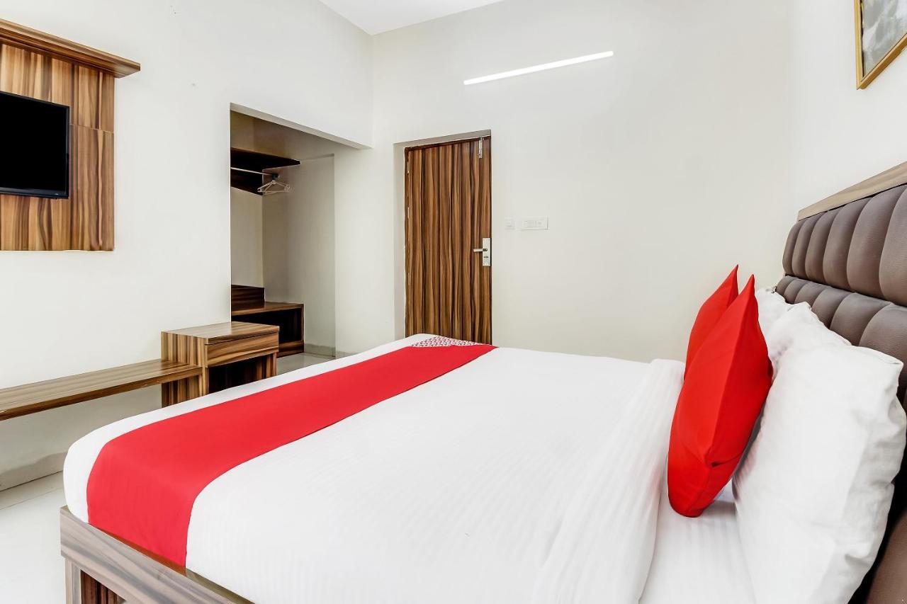 Oyo 10213 Hotel Panache Mathura Dış mekan fotoğraf