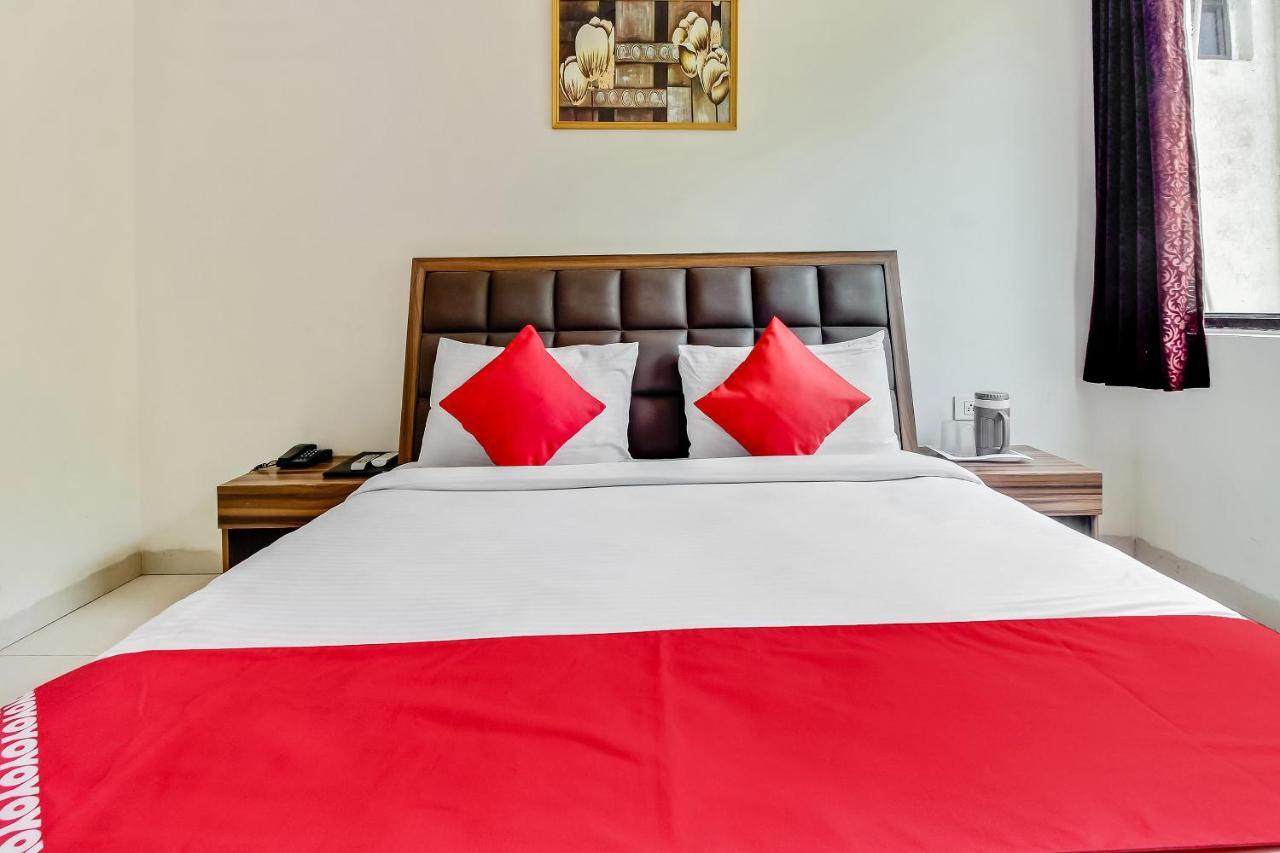 Oyo 10213 Hotel Panache Mathura Dış mekan fotoğraf