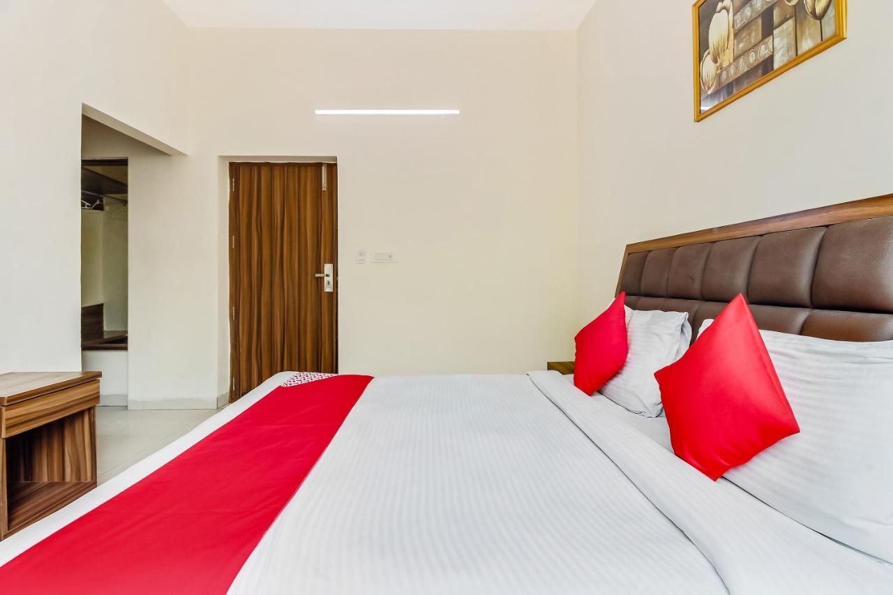 Oyo 10213 Hotel Panache Mathura Dış mekan fotoğraf