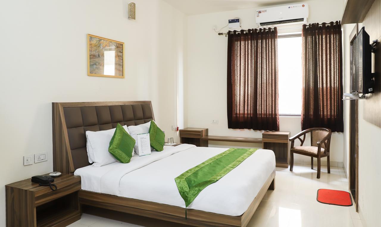 Oyo 10213 Hotel Panache Mathura Dış mekan fotoğraf