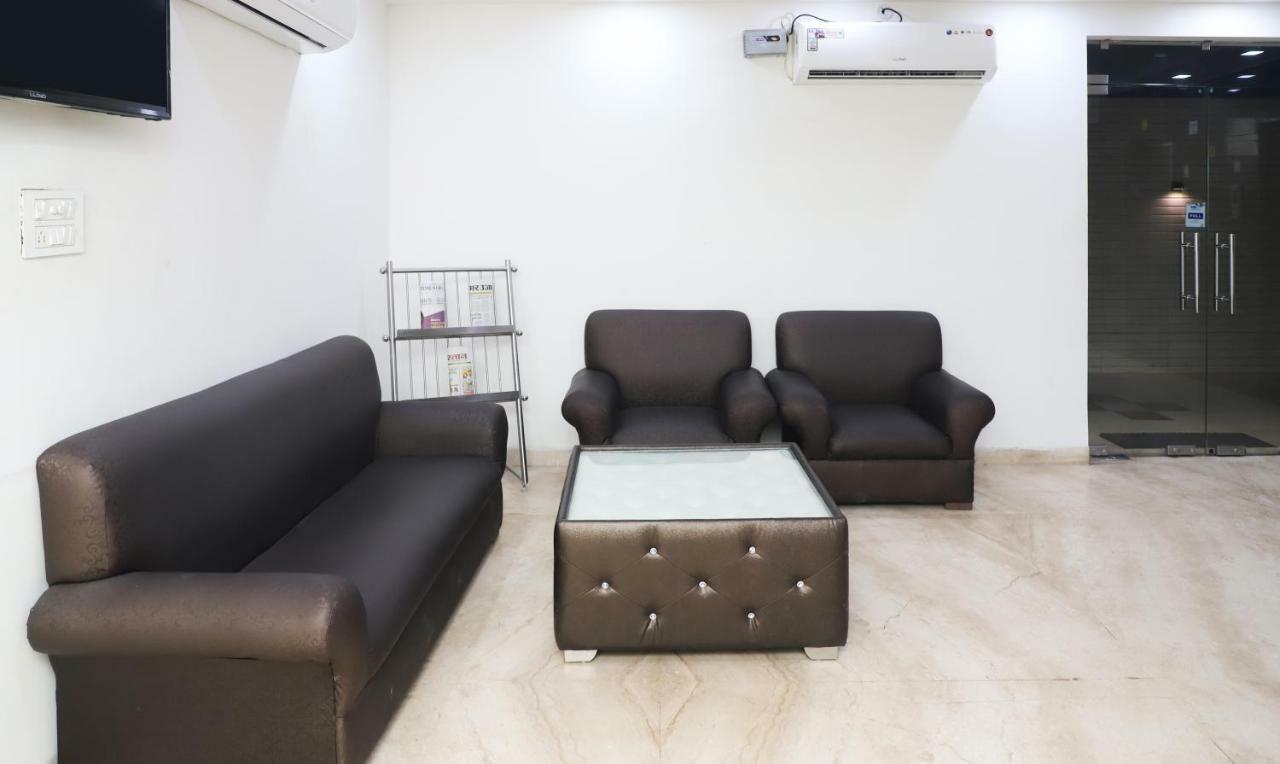 Oyo 10213 Hotel Panache Mathura Dış mekan fotoğraf