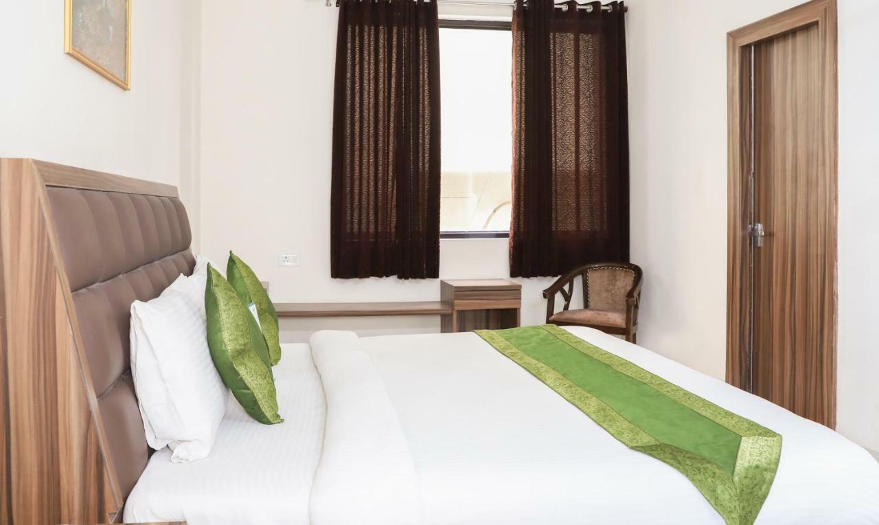 Oyo 10213 Hotel Panache Mathura Dış mekan fotoğraf