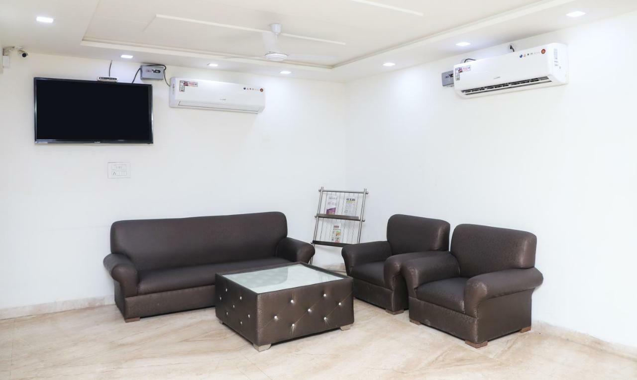 Oyo 10213 Hotel Panache Mathura Dış mekan fotoğraf