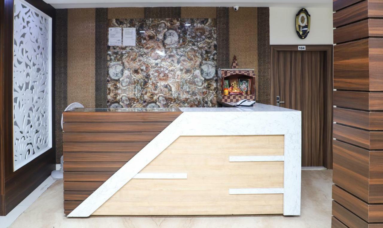 Oyo 10213 Hotel Panache Mathura Dış mekan fotoğraf