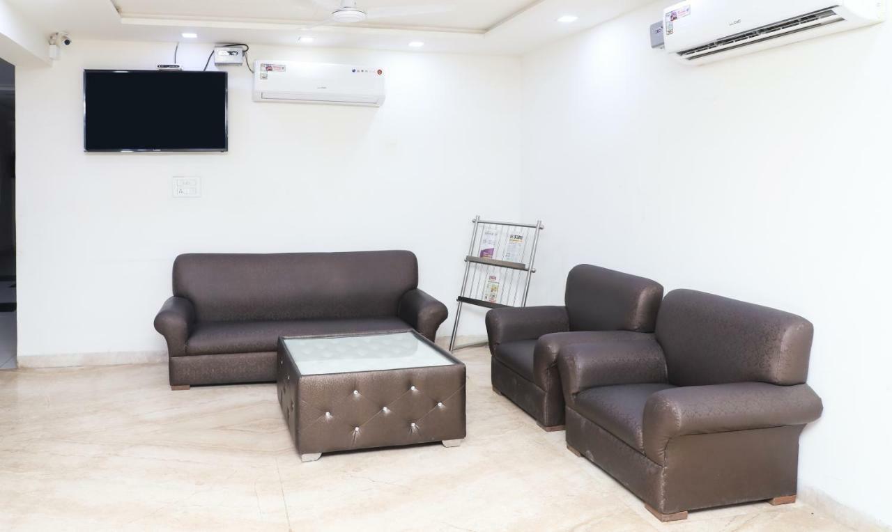 Oyo 10213 Hotel Panache Mathura Dış mekan fotoğraf