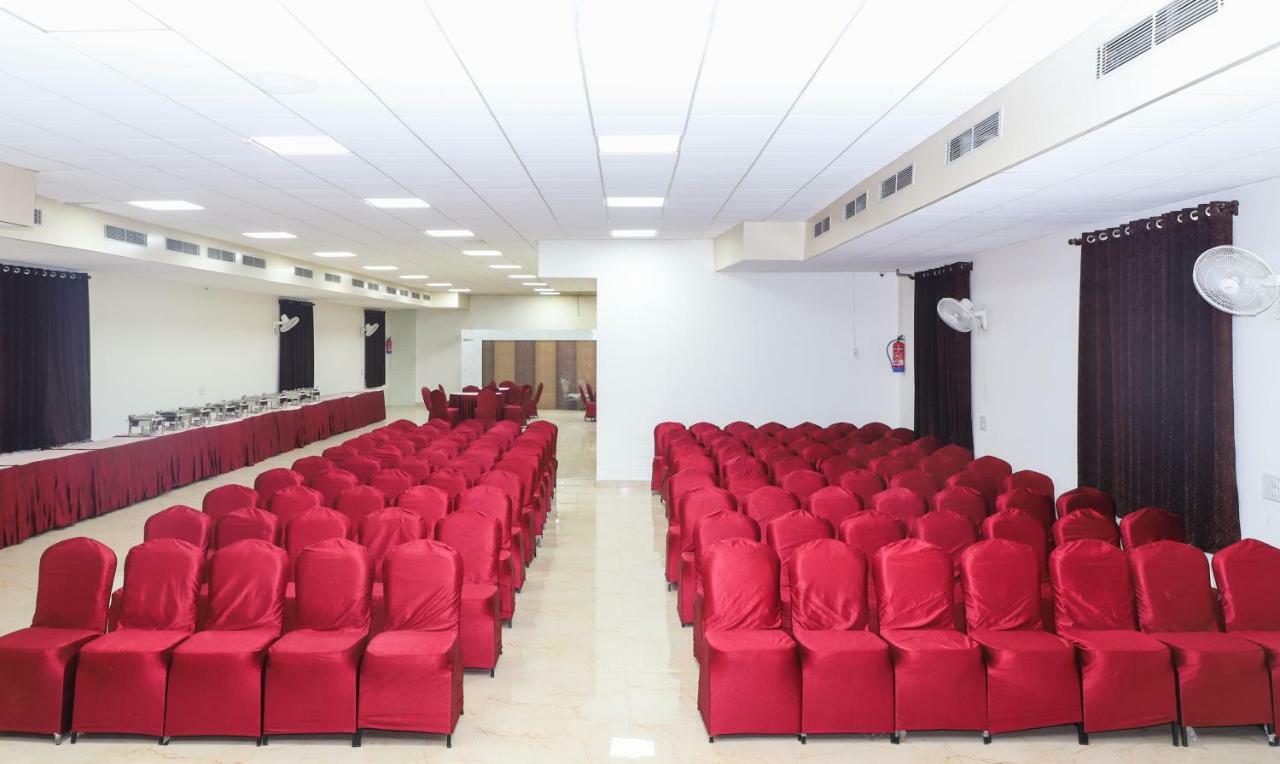 Oyo 10213 Hotel Panache Mathura Dış mekan fotoğraf
